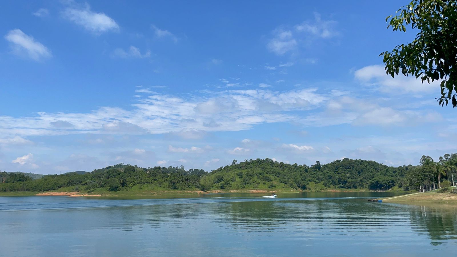 Vista aérea da represa